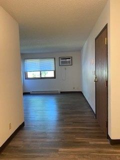 10 Eleven On Garfield - Image 4