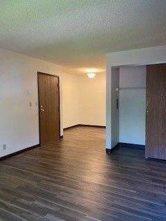 10 Eleven On Garfield - Image 5