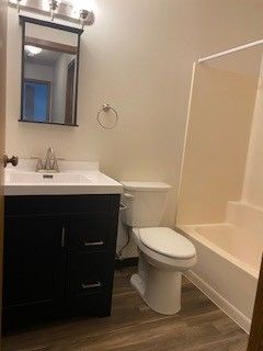 10 Eleven On Garfield - Image 11