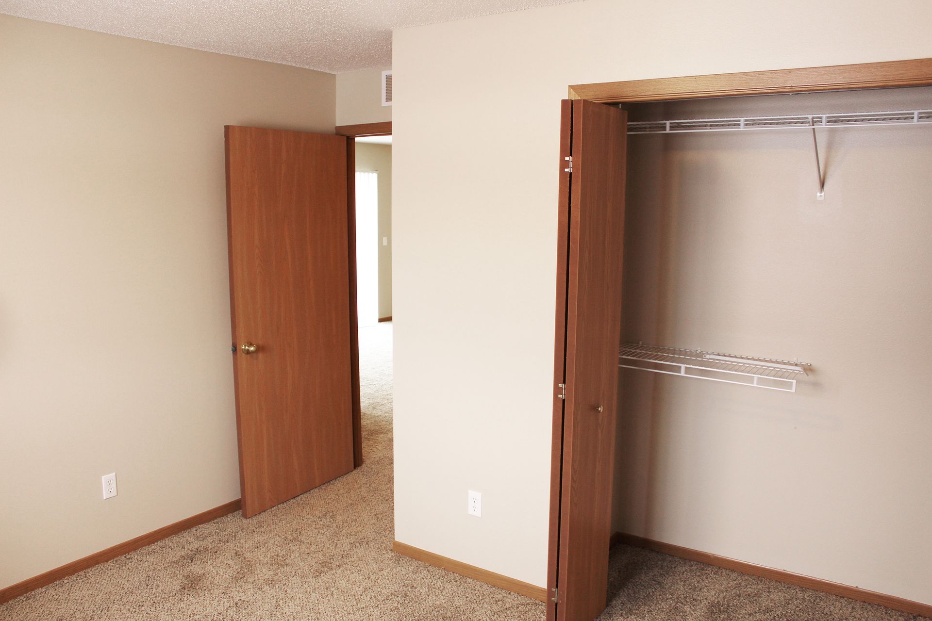 Kensington - Image 7