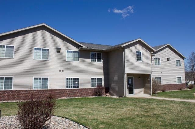 Village Square Apartments - Image 11