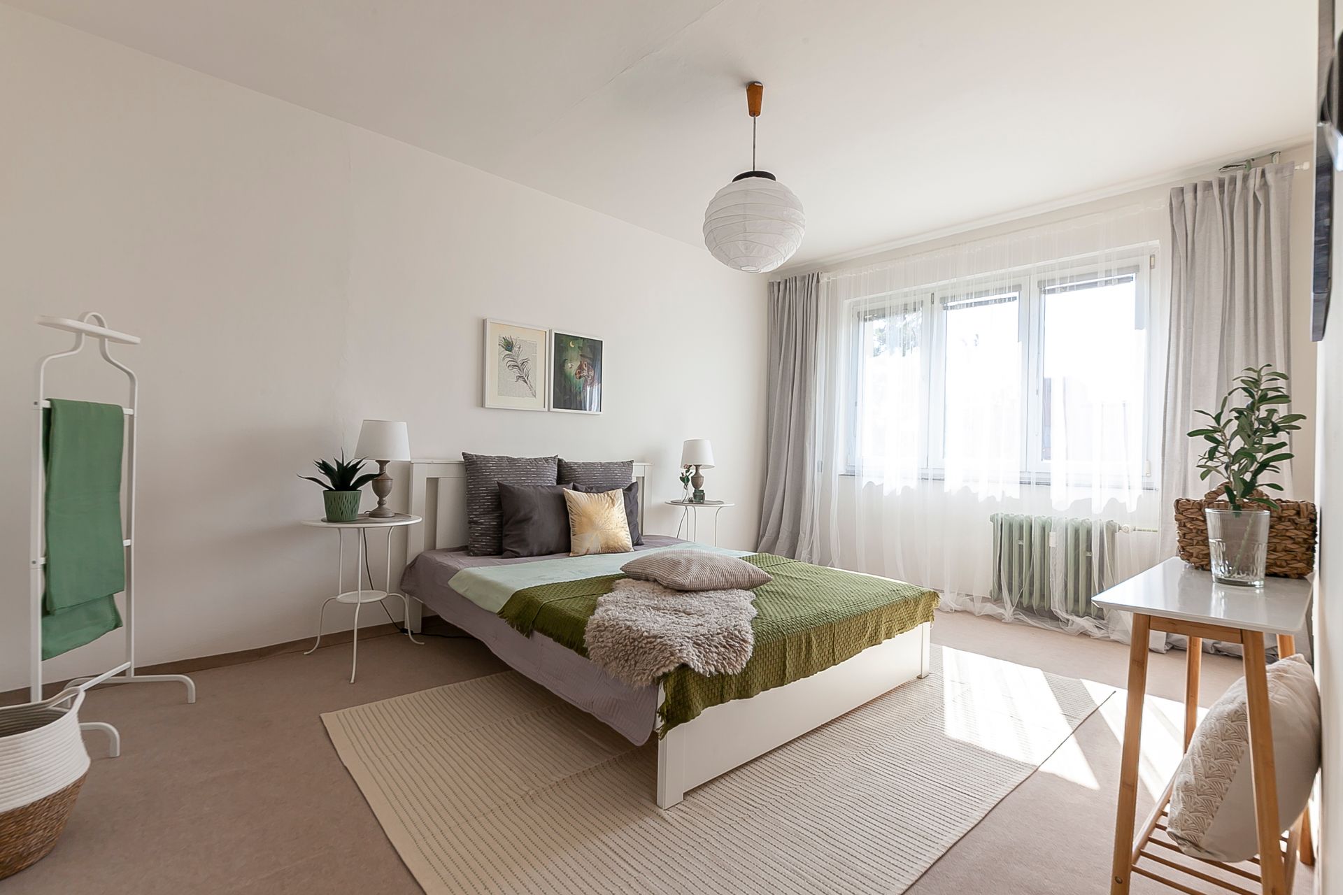 homestaging Praha Evropská ložnice po