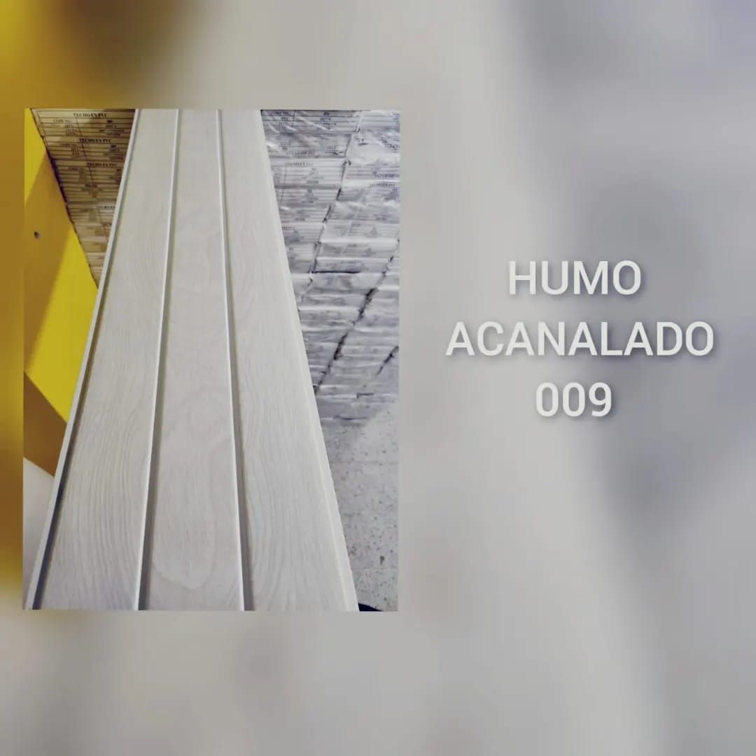 Una foto de un trozo de madera que dice humo acanalado 009