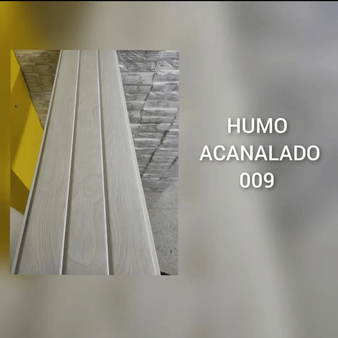 Una foto de un trozo de madera que dice humo acanalado 009