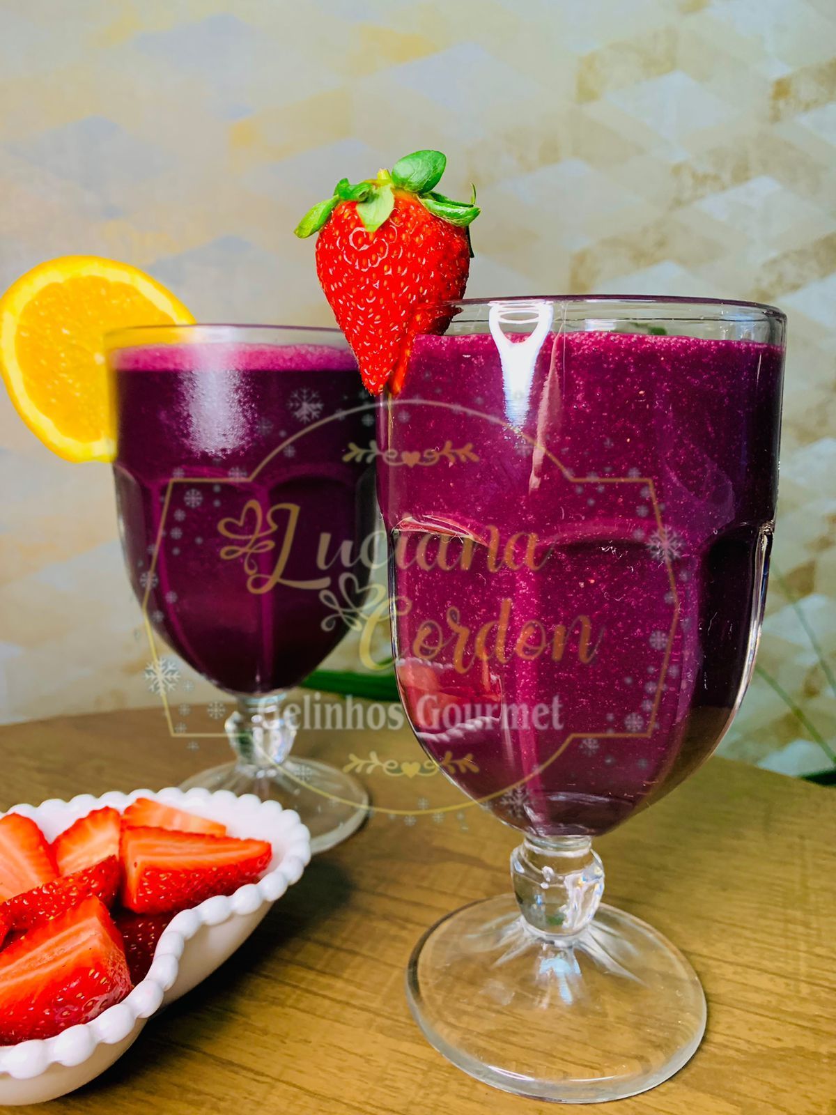 Suco de Açaí Natural
Orgânico, concentrado e preparado com água mineral. Customize com frutas da sua escolha ou experimente o puro sabor do açaí!