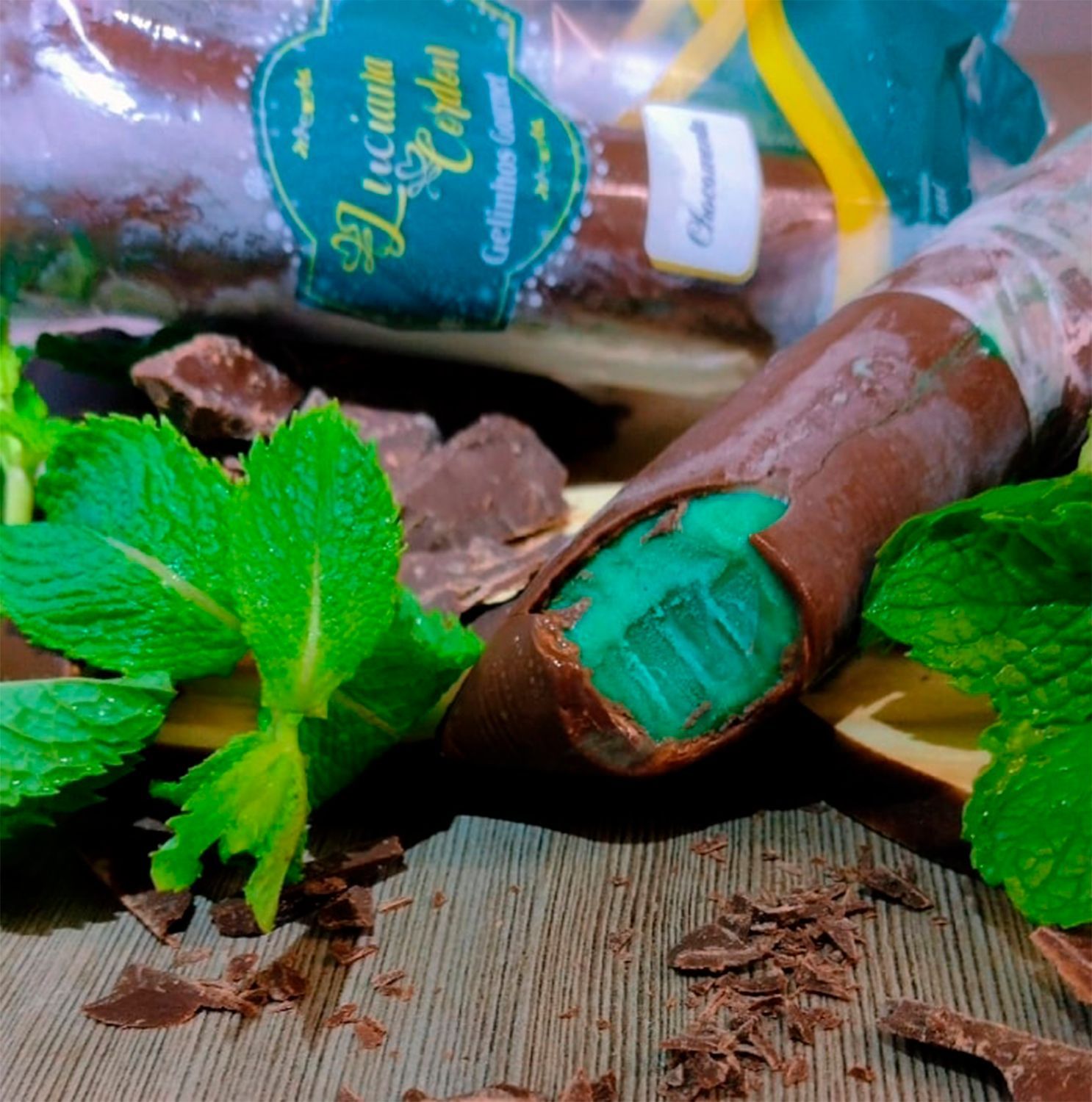 Gelinhos Gourmet Trufado de diversos sabores com uma casquinha crocante de chocolate nobre. Peso líquido 120 ml