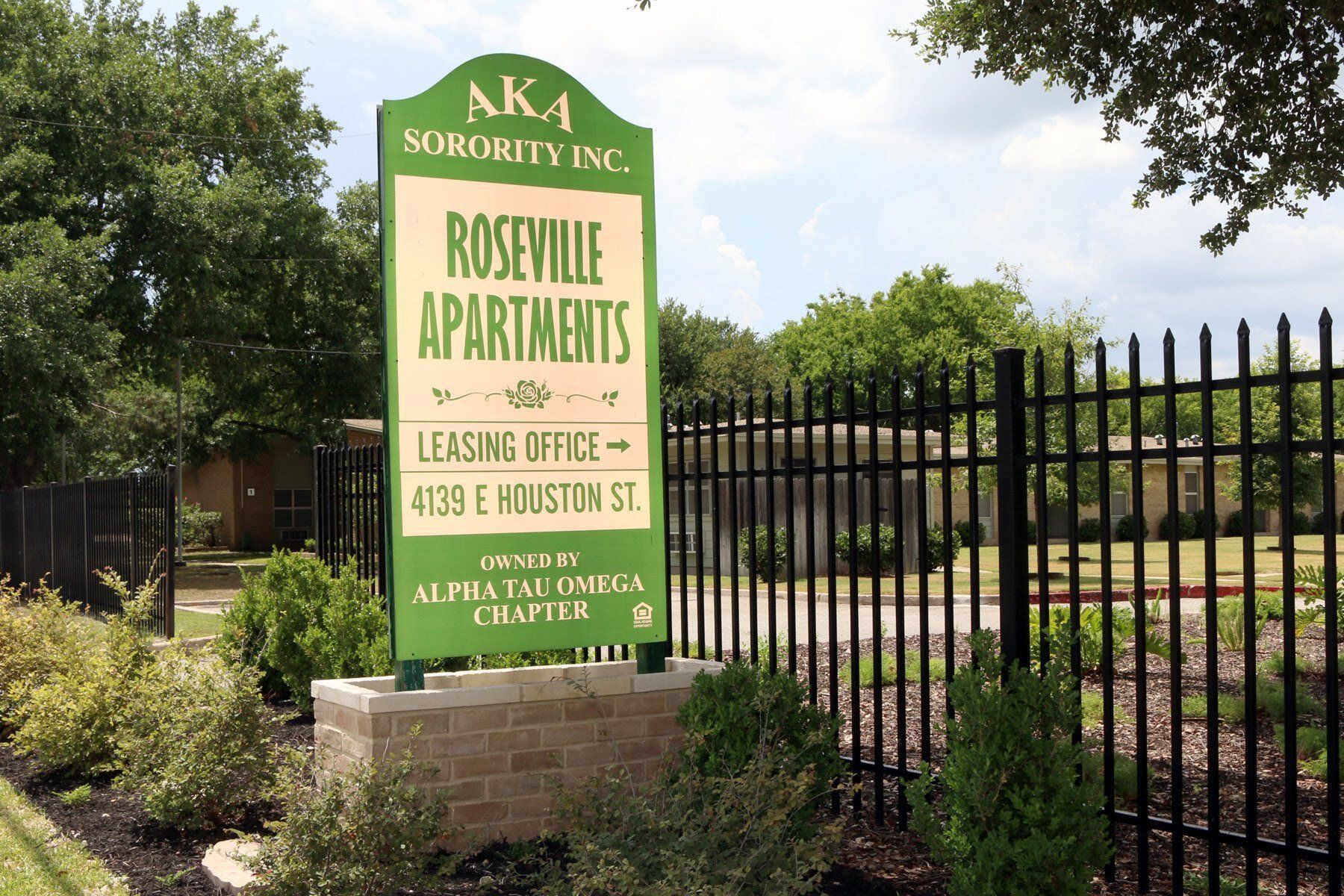 Roseville Apartments