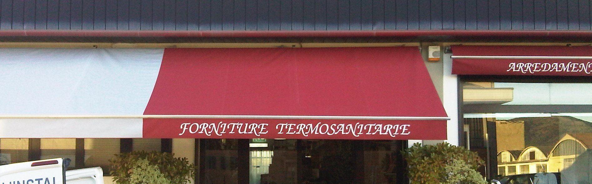 tenda da sole a caduta rossa