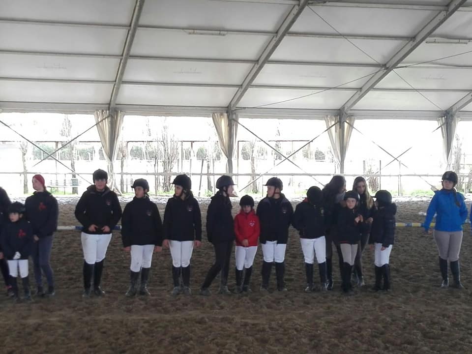 Allenamento equestre per bambini