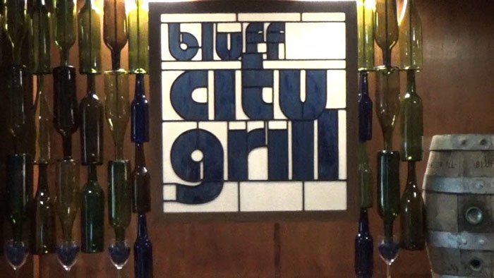 Bluff City Grill Restaurant 22 1920w 