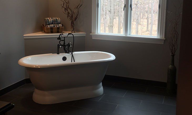 Free standing bathtubs in West Seneca, NY