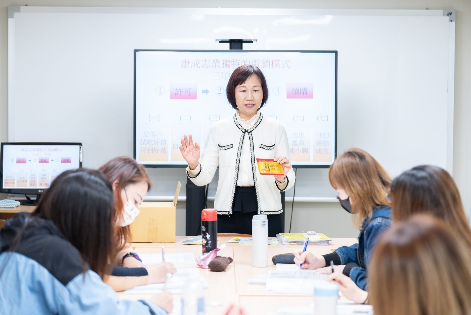 江美月經理將康成志業電銷培訓的成功模式複製到高雄。