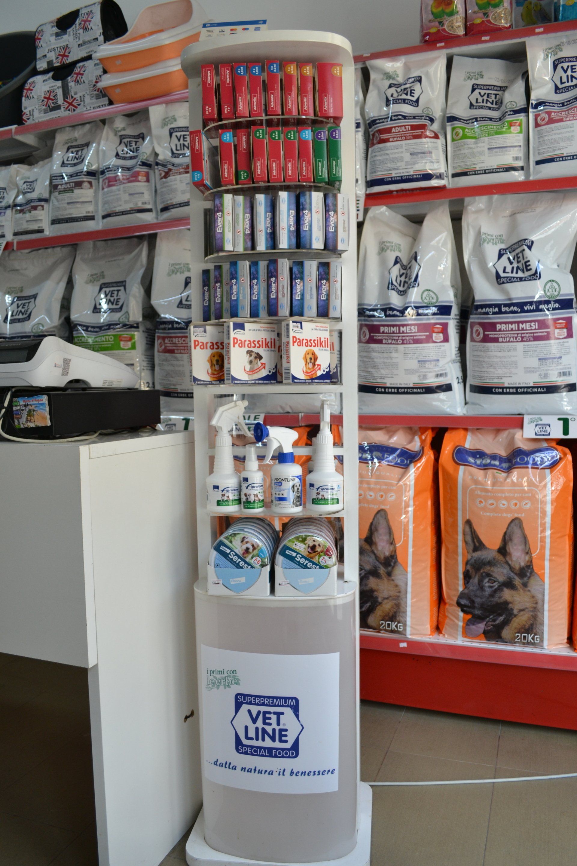 alimenti e antiparassitari per animali