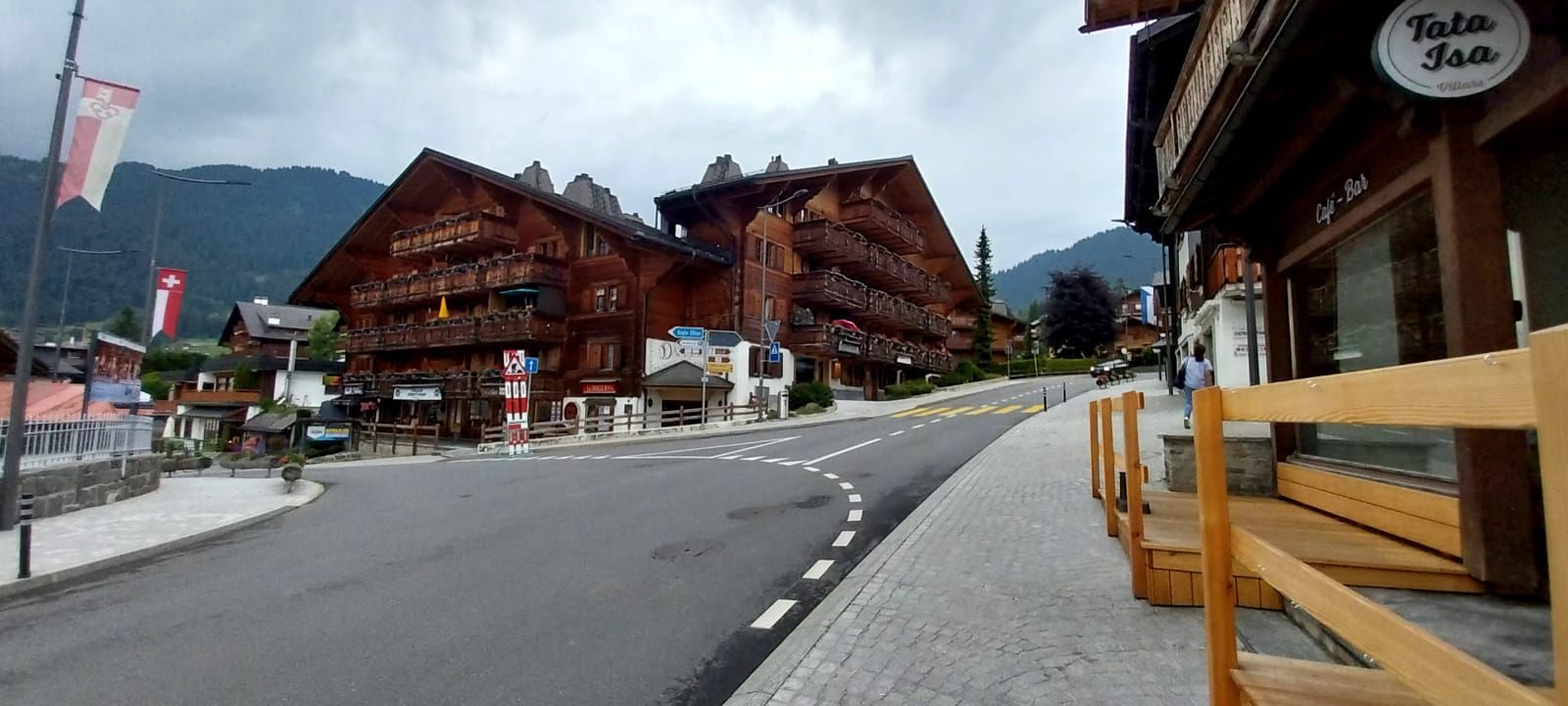 Paisaje en Suiza, Villars, edificios y calles