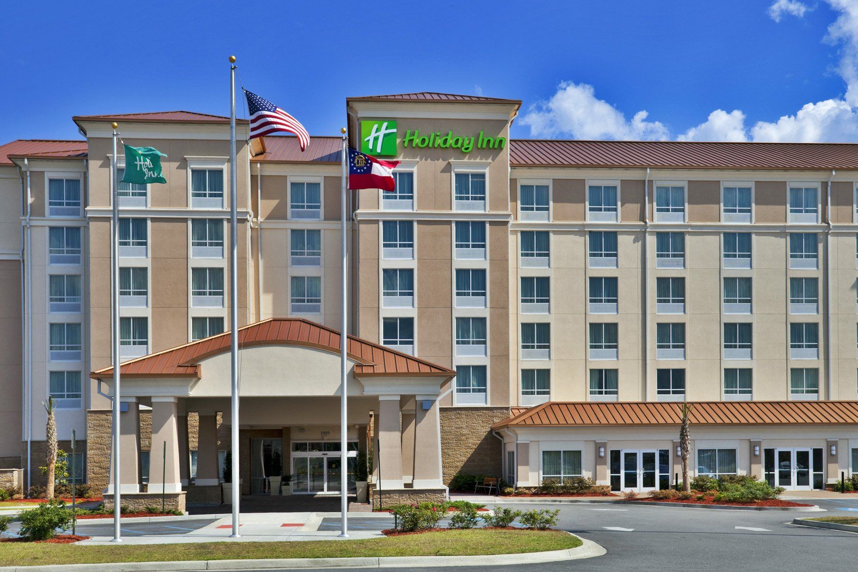 Multi-story Holiday Inn and Conference Center in Valdosta, GA.