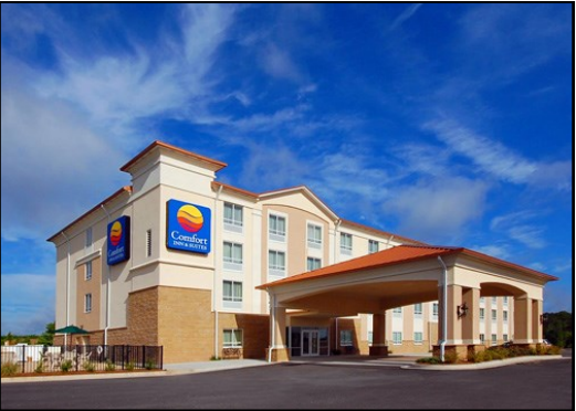 Exterior view of the Comfort Inn and Suites in Tifton, GA.