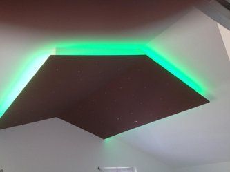 contosoffitto con neon