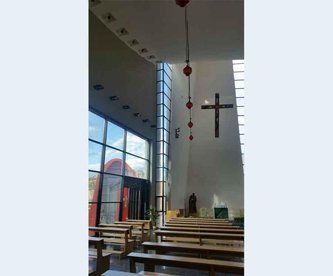 chiesa con pavimentazione in pvc