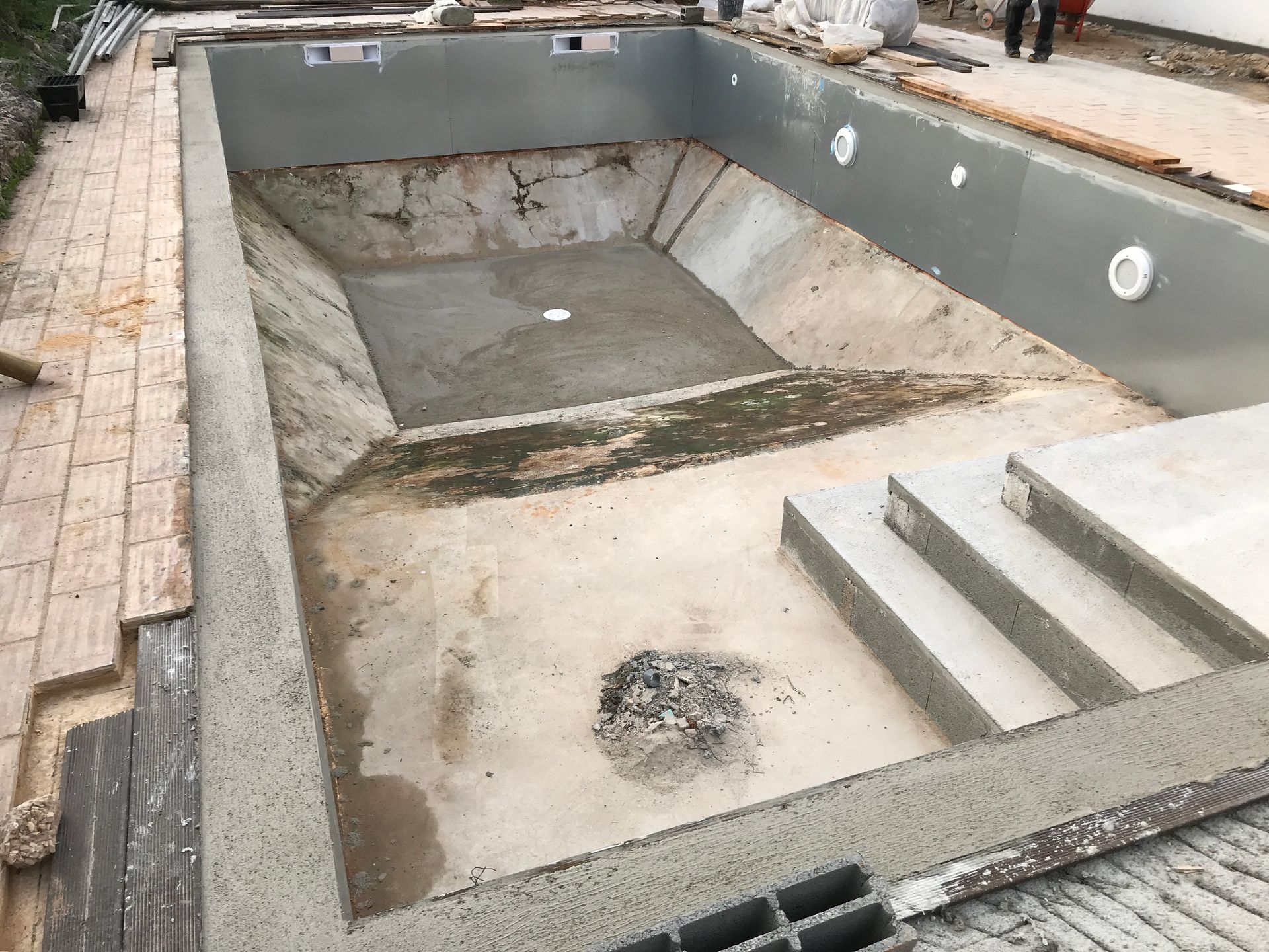 construction de piscine, sécurité piscine, volet, couverture de sécurité, volet de piscine