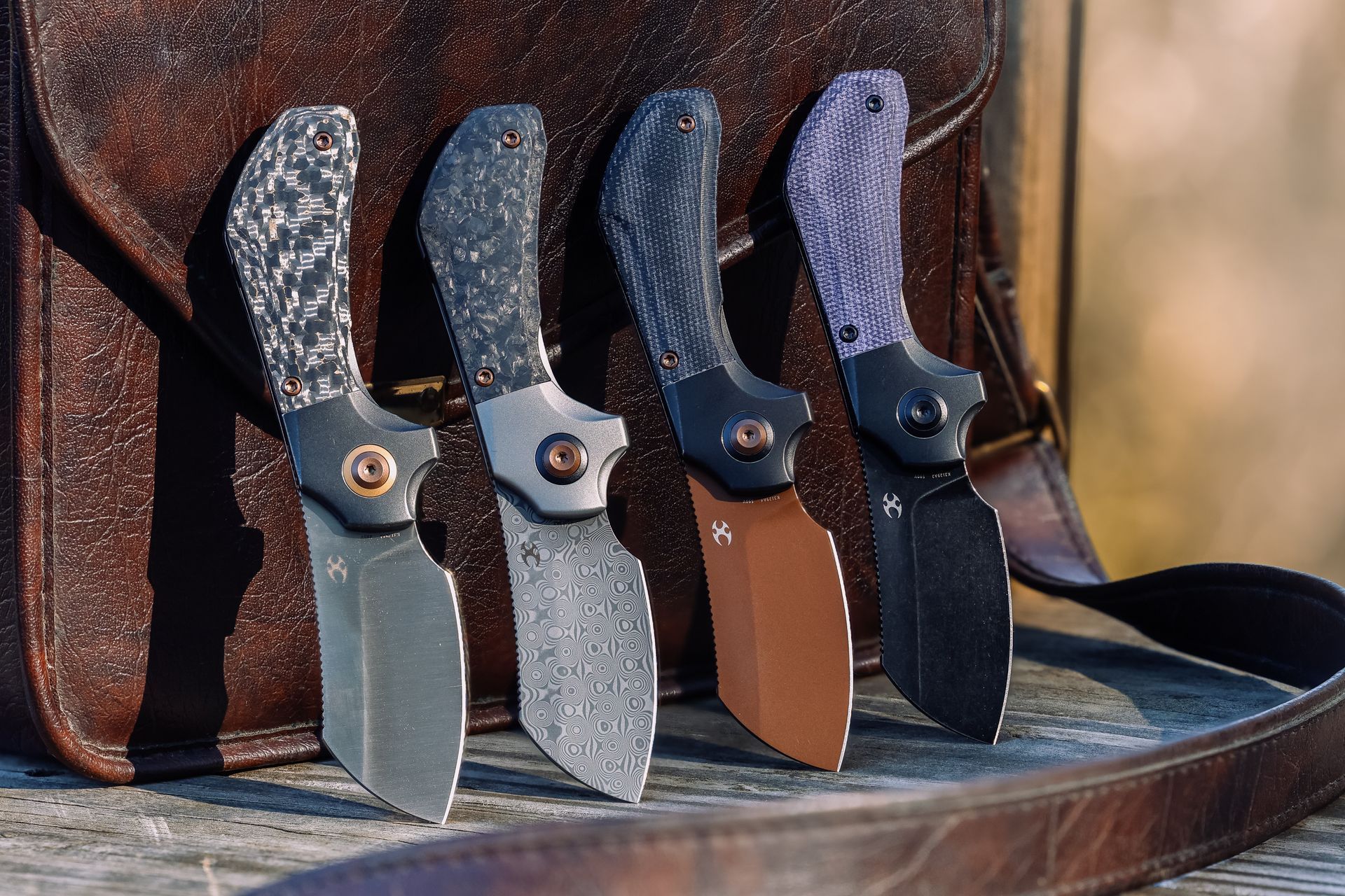 Kizer Comet next to fresh brewed coffee