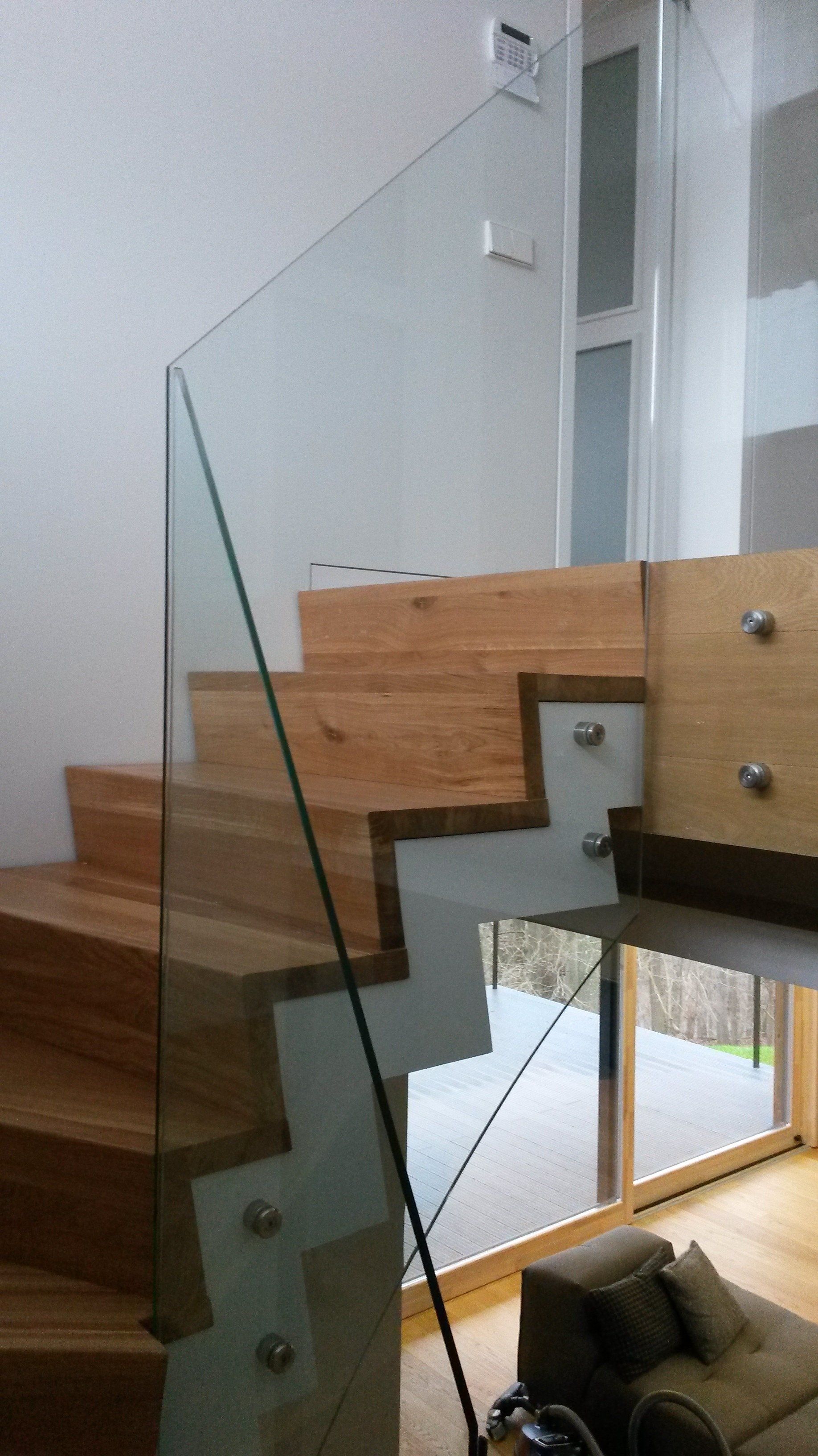 Nerūdijančio plieno laiptai