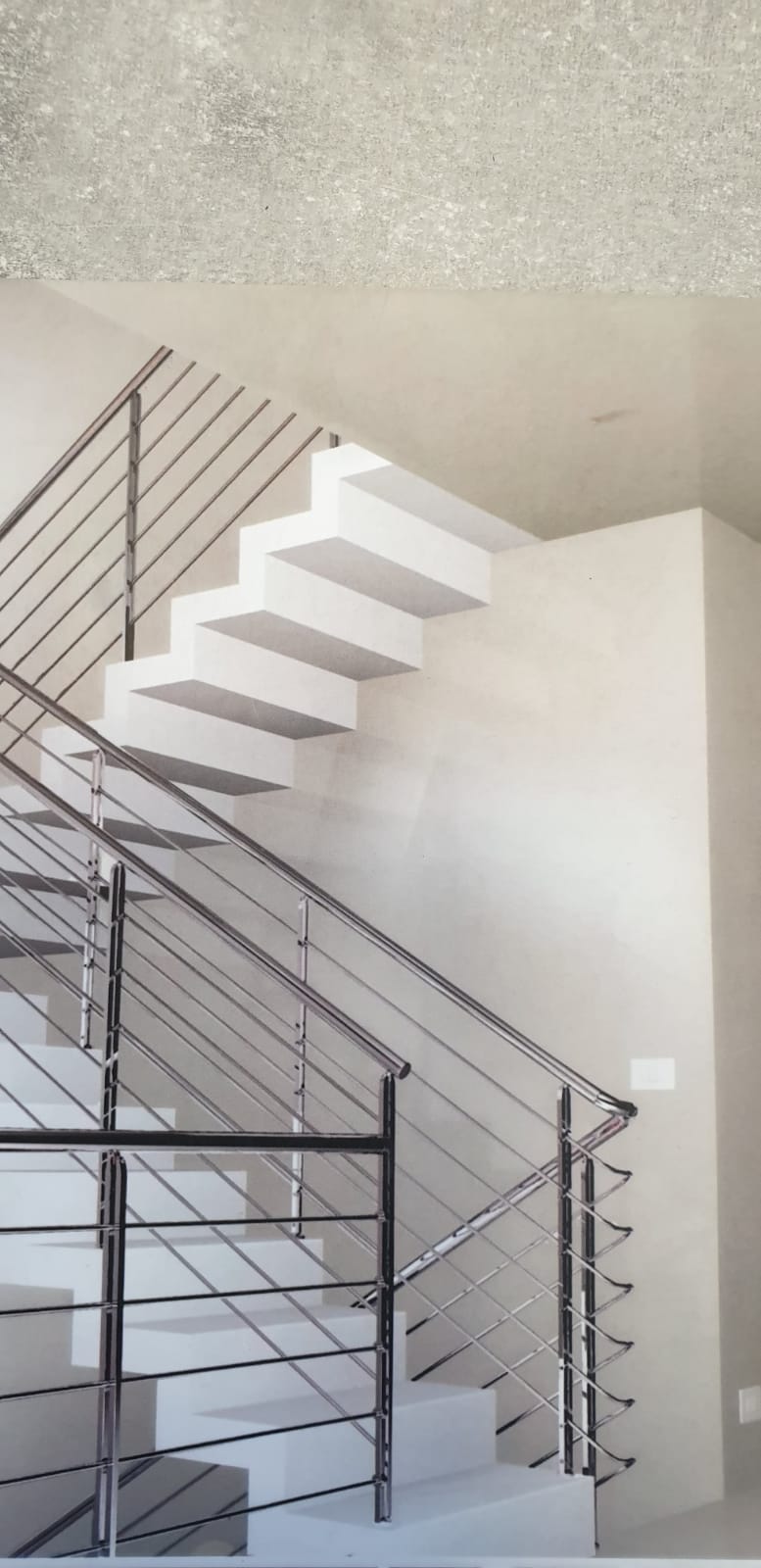 Nerūdijančio plieno statramsčiai