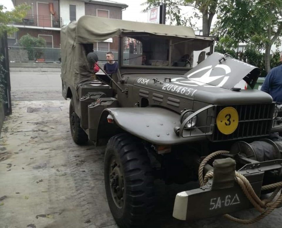 jeep in officina per rettifica