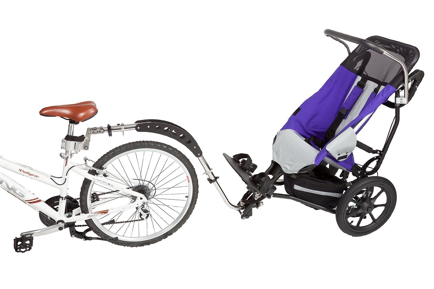 aangepaste kinderwagen aan fiets