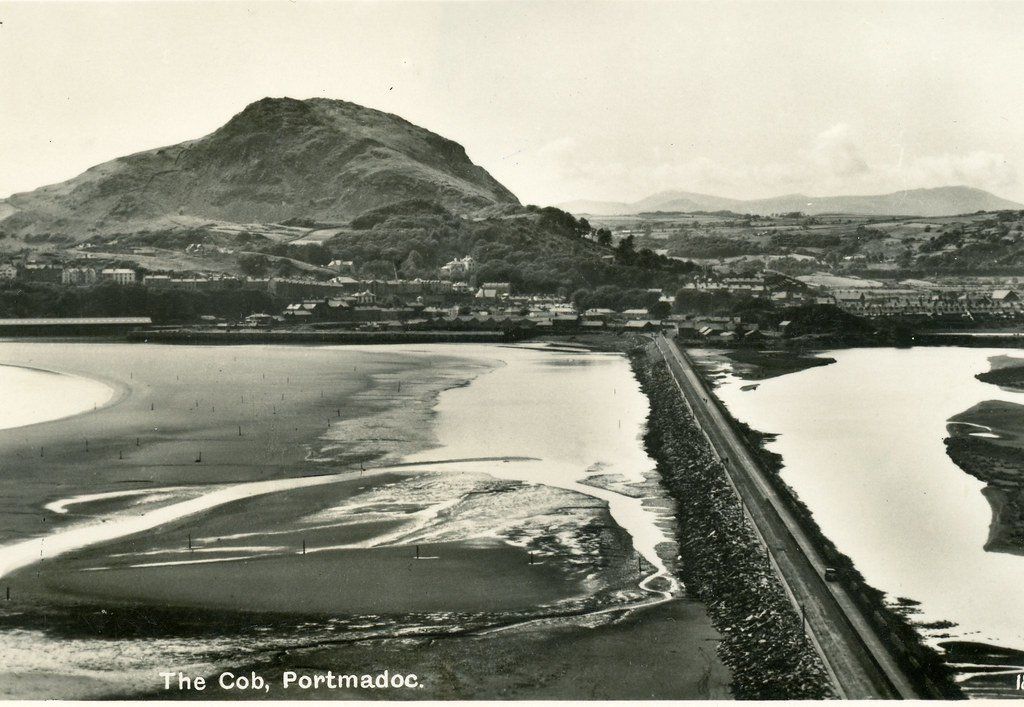 Y Cob, Porthmadog during the 1950s