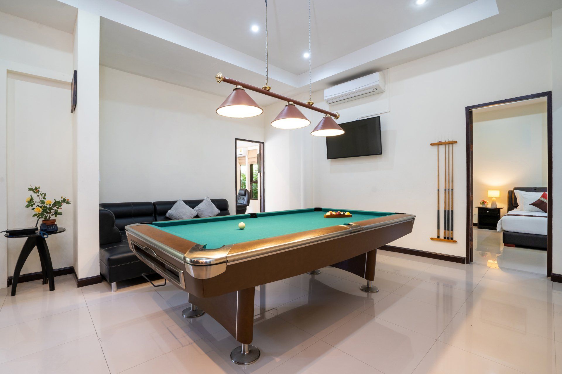 Chicagoland area pool table movers