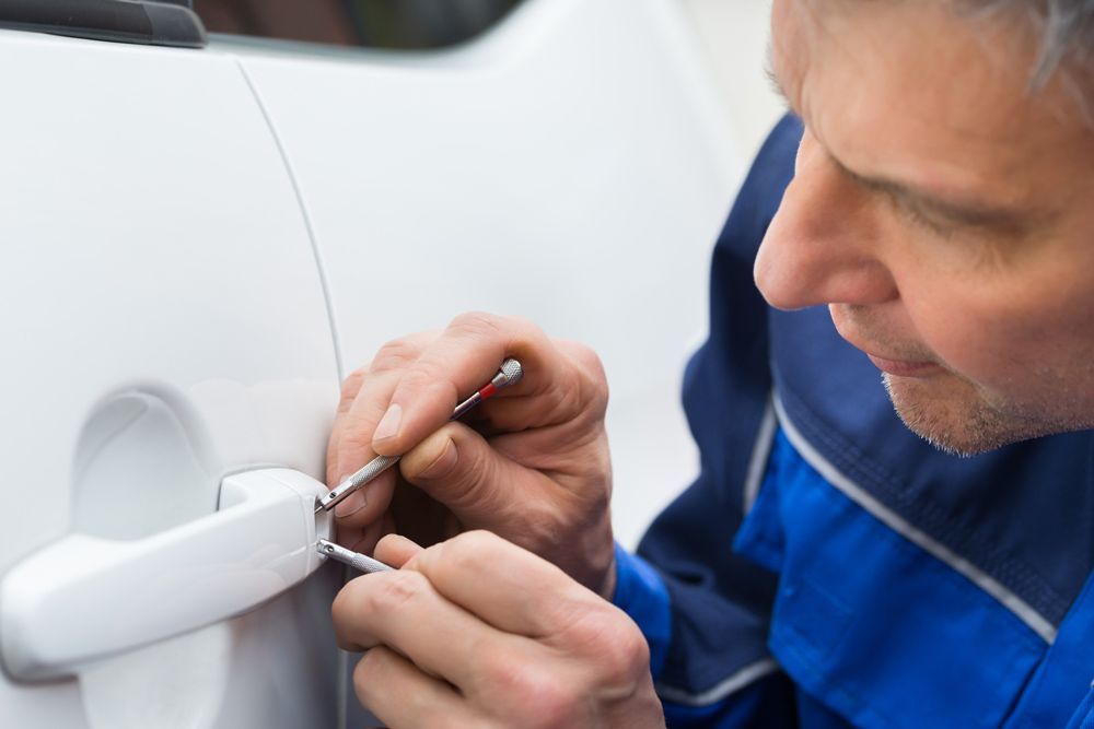 Auto Locksmith - Los Angeles, CA - Gus Lock & Key