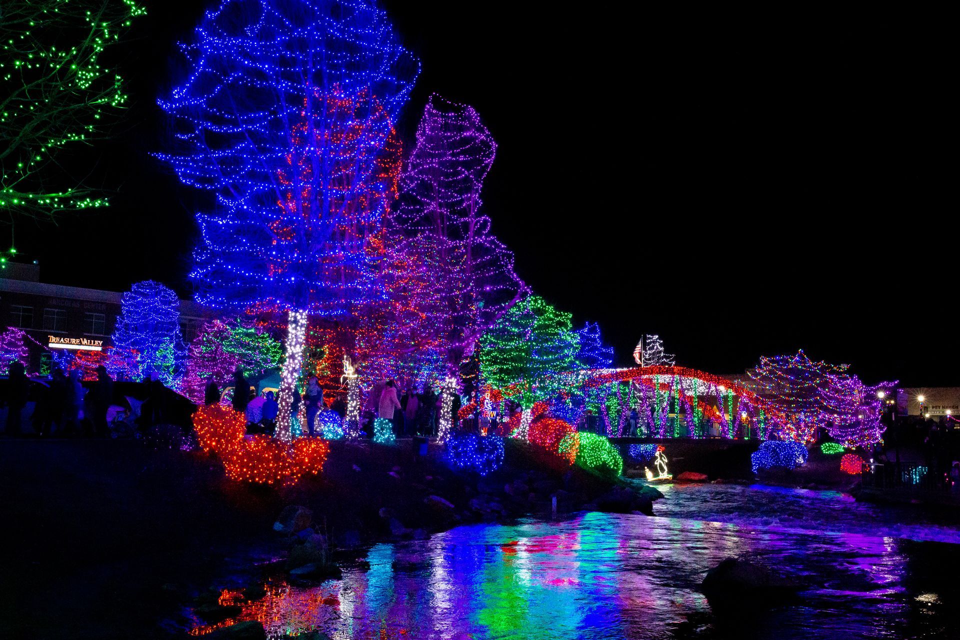 Caldwell, Idaho, Indian Creek Plaza Christmas lights