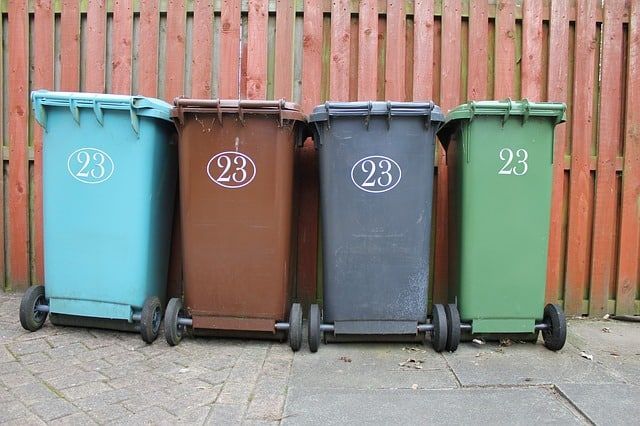 Clasificación de residuos en 4 basureros