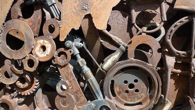 Scrap industrial con metales oxidados