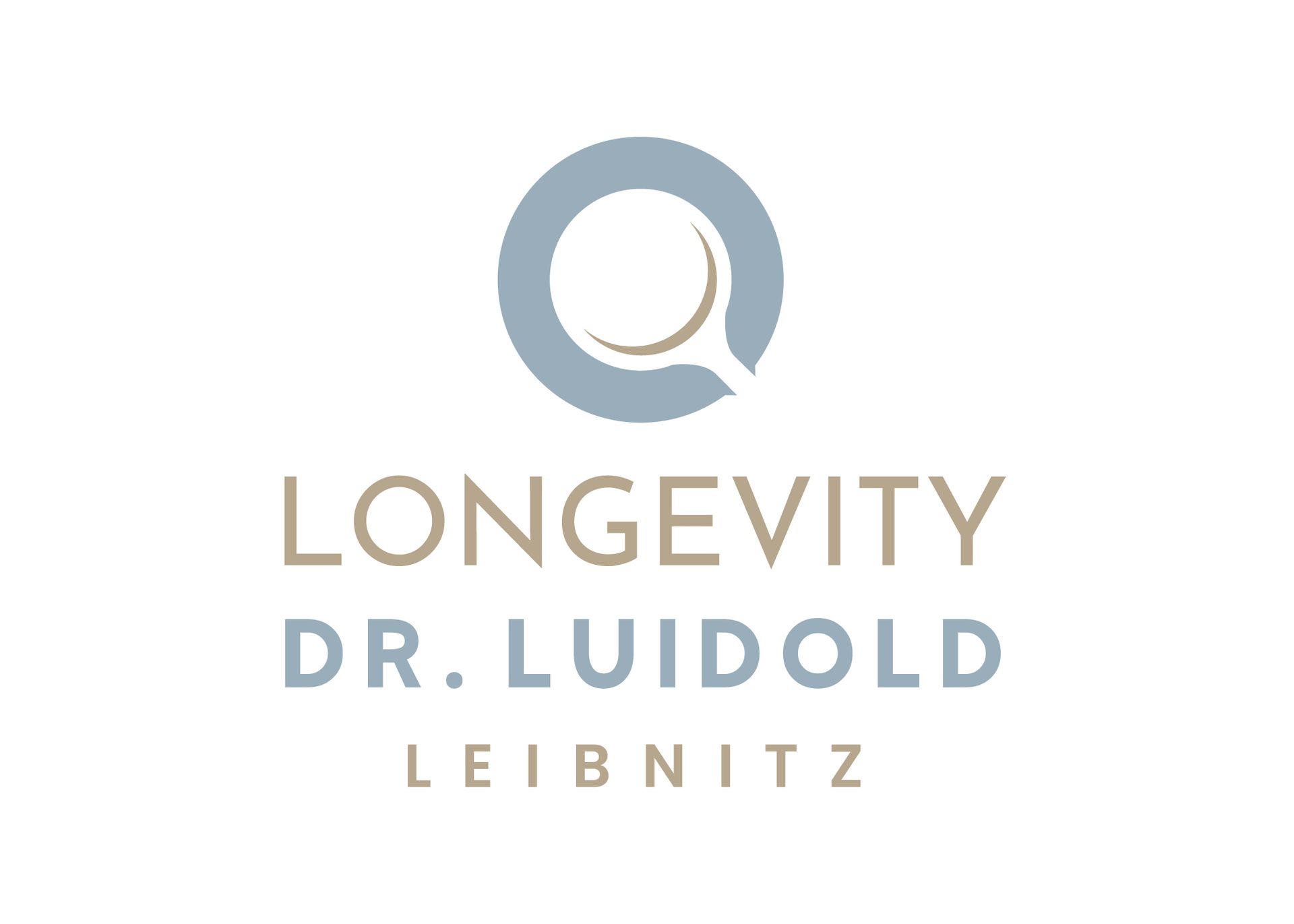 Logo: „Langlebigkeit Dr. Ludwig Leibniz“. Hellblauer Kreis mit Lupe, hellbrauner Text.