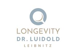 Logo: „Langlebigkeit Dr. Ludwig Leibniz“. Hellblauer Kreis mit Lupe, hellbrauner Text.