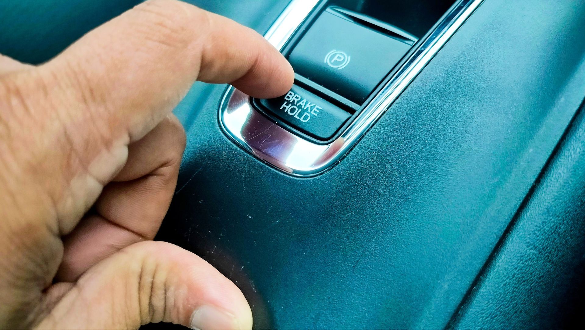 How Does The “Brake Hold” Feature Work in Traffic? | America’s Service Station