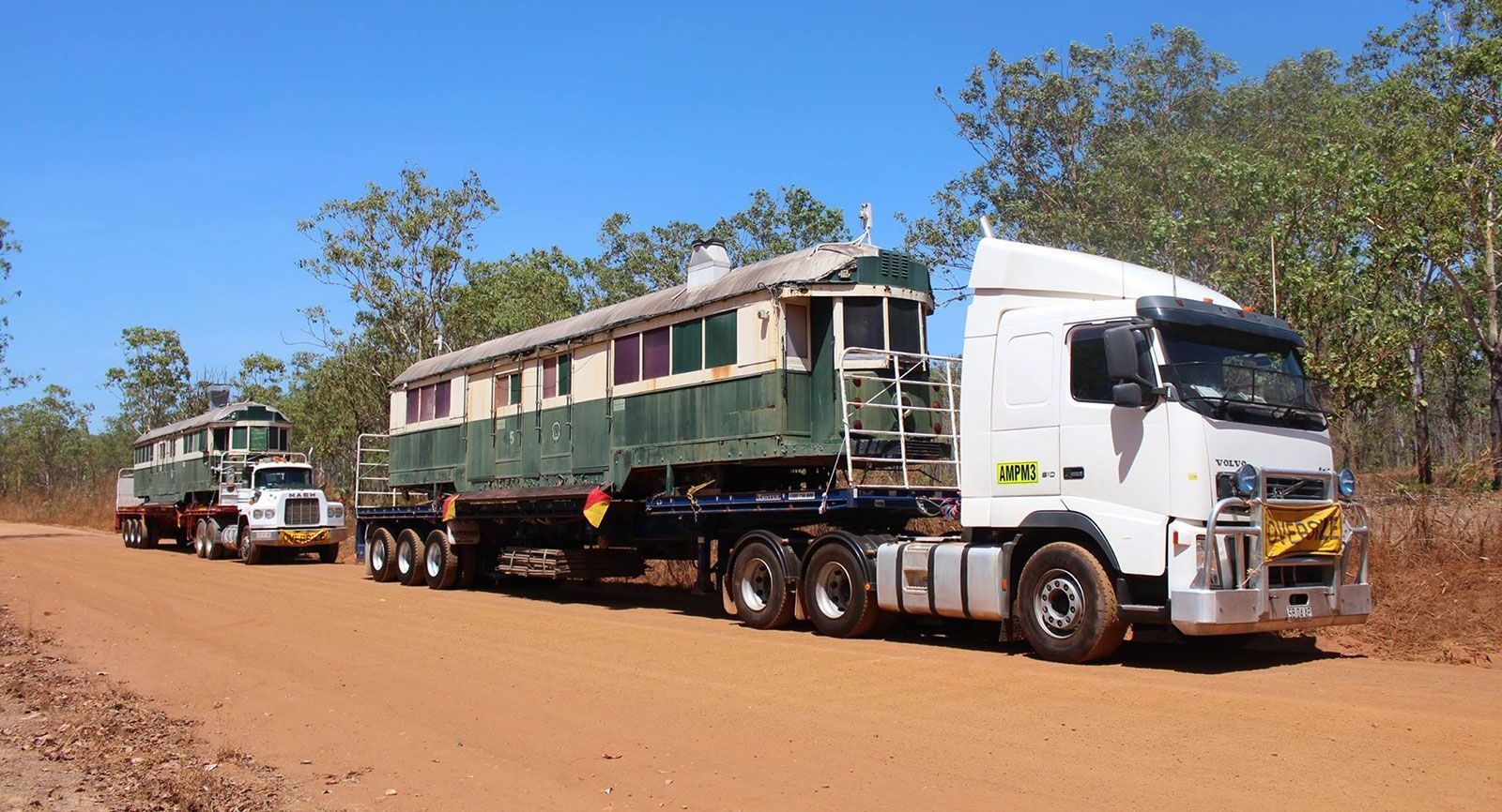 Prime mover truck