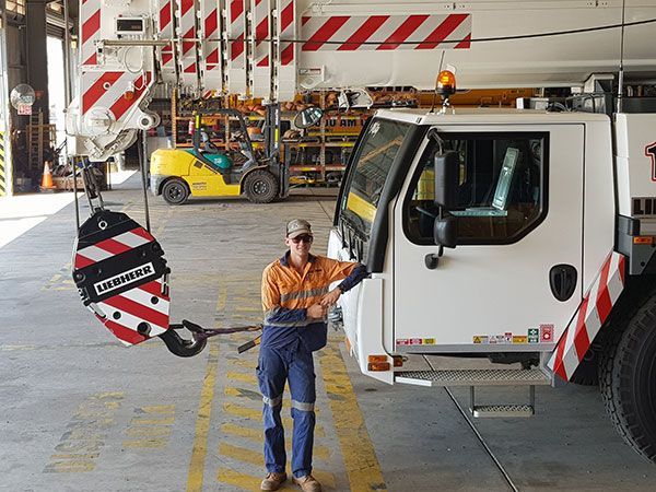 amcranes-franna-crane-hire-darwin