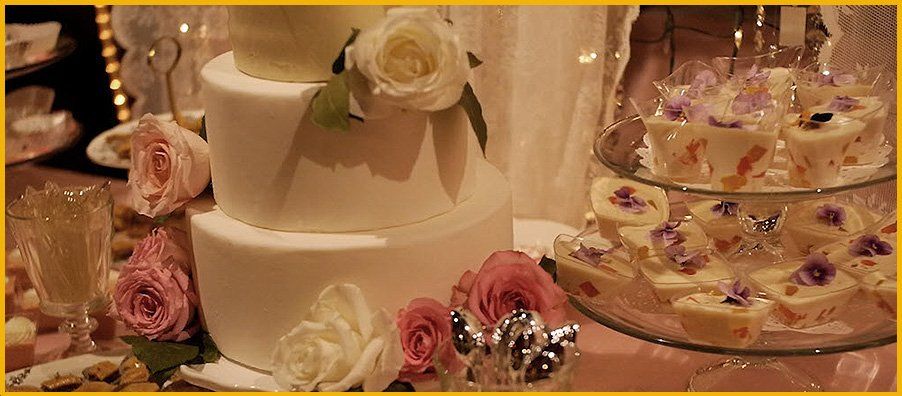 Elegant White Wedding Cake Pink & White Flowers