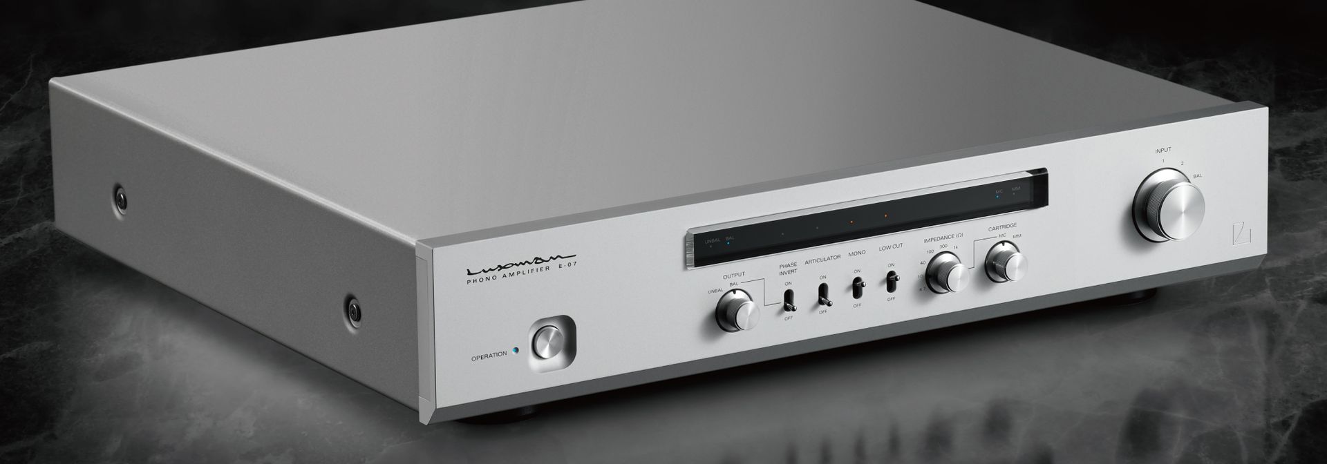 Luxman E-07 phono stage