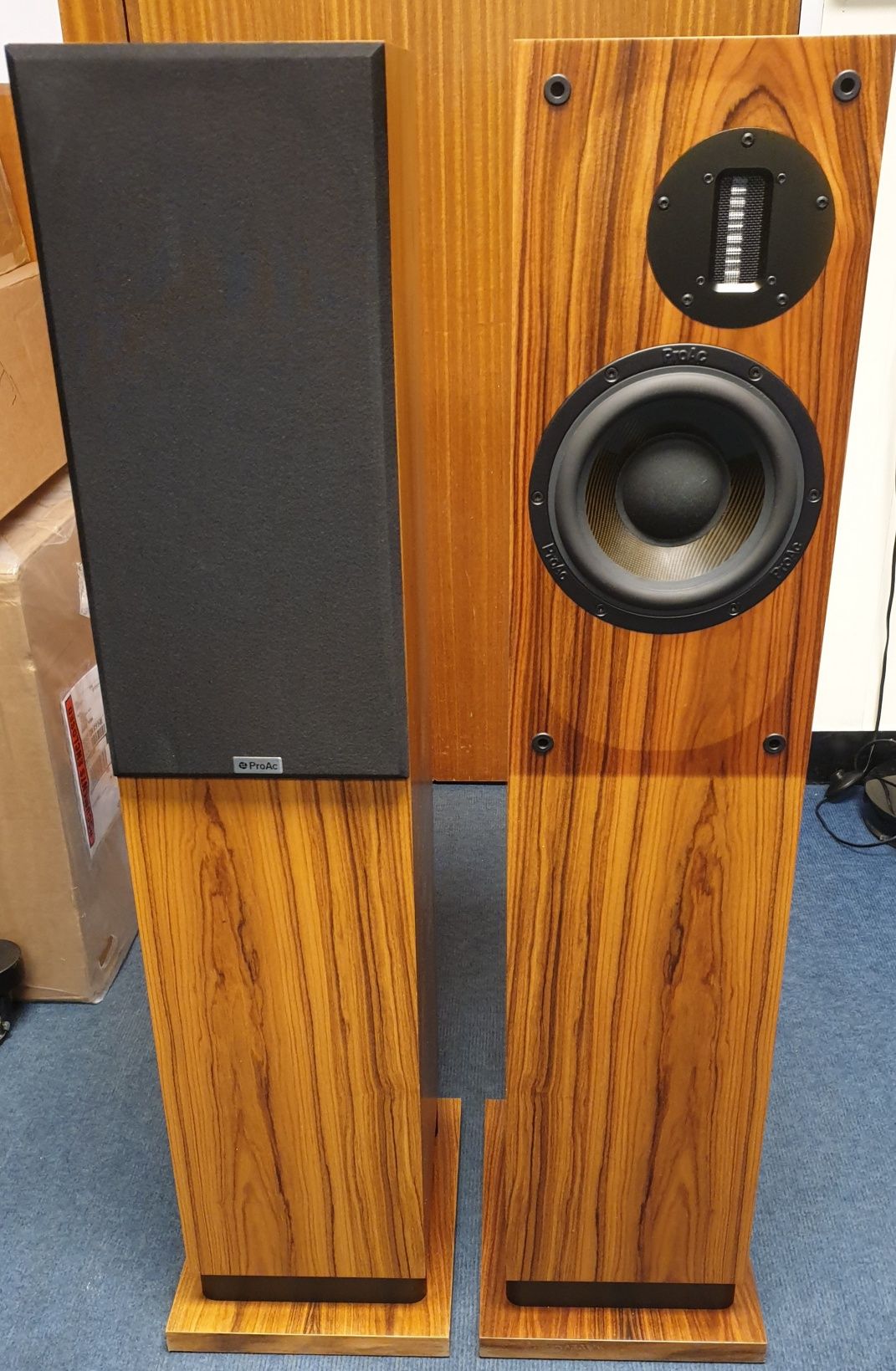 ProAc D30 R speakers