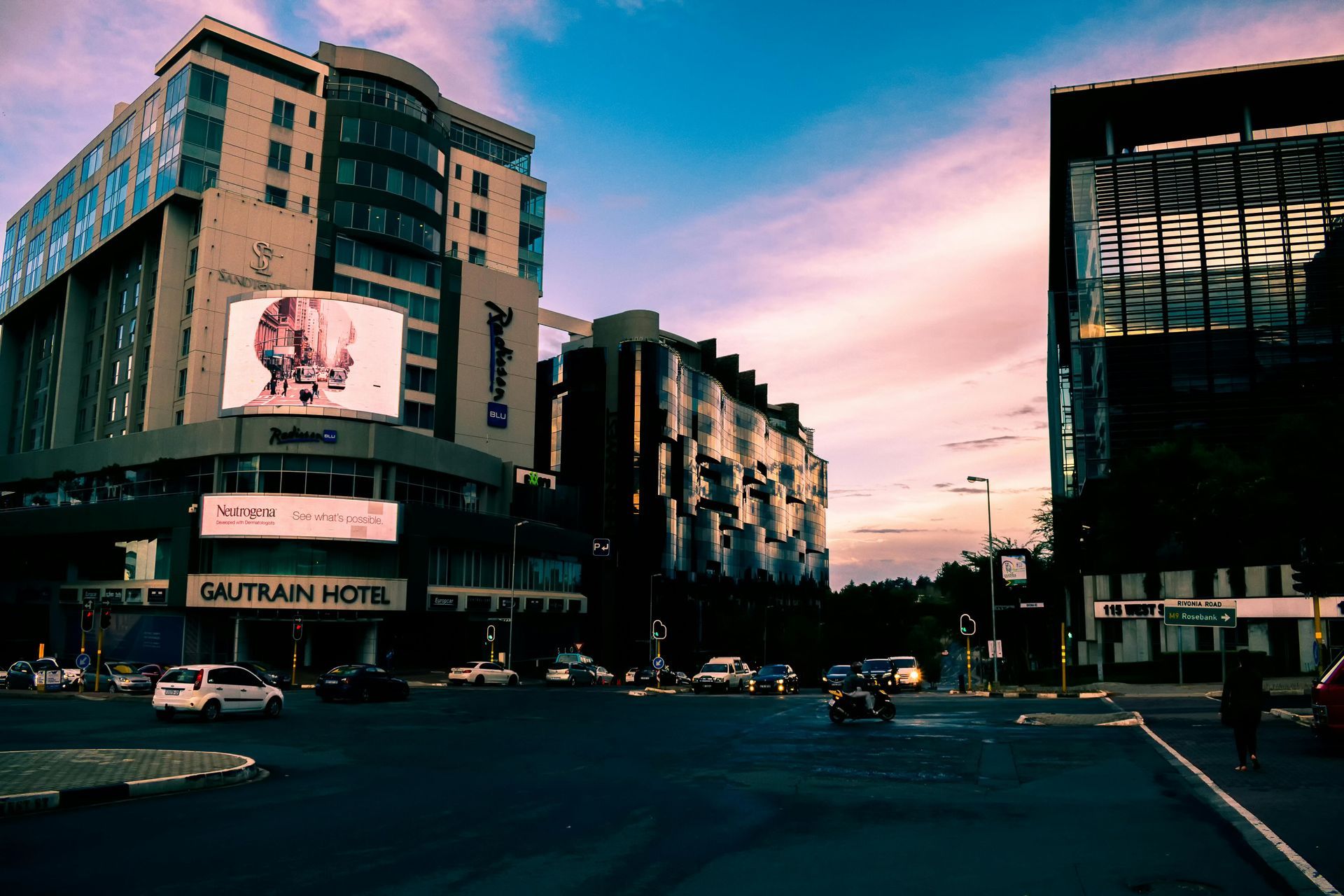 A building with the word gautrain hotel on it