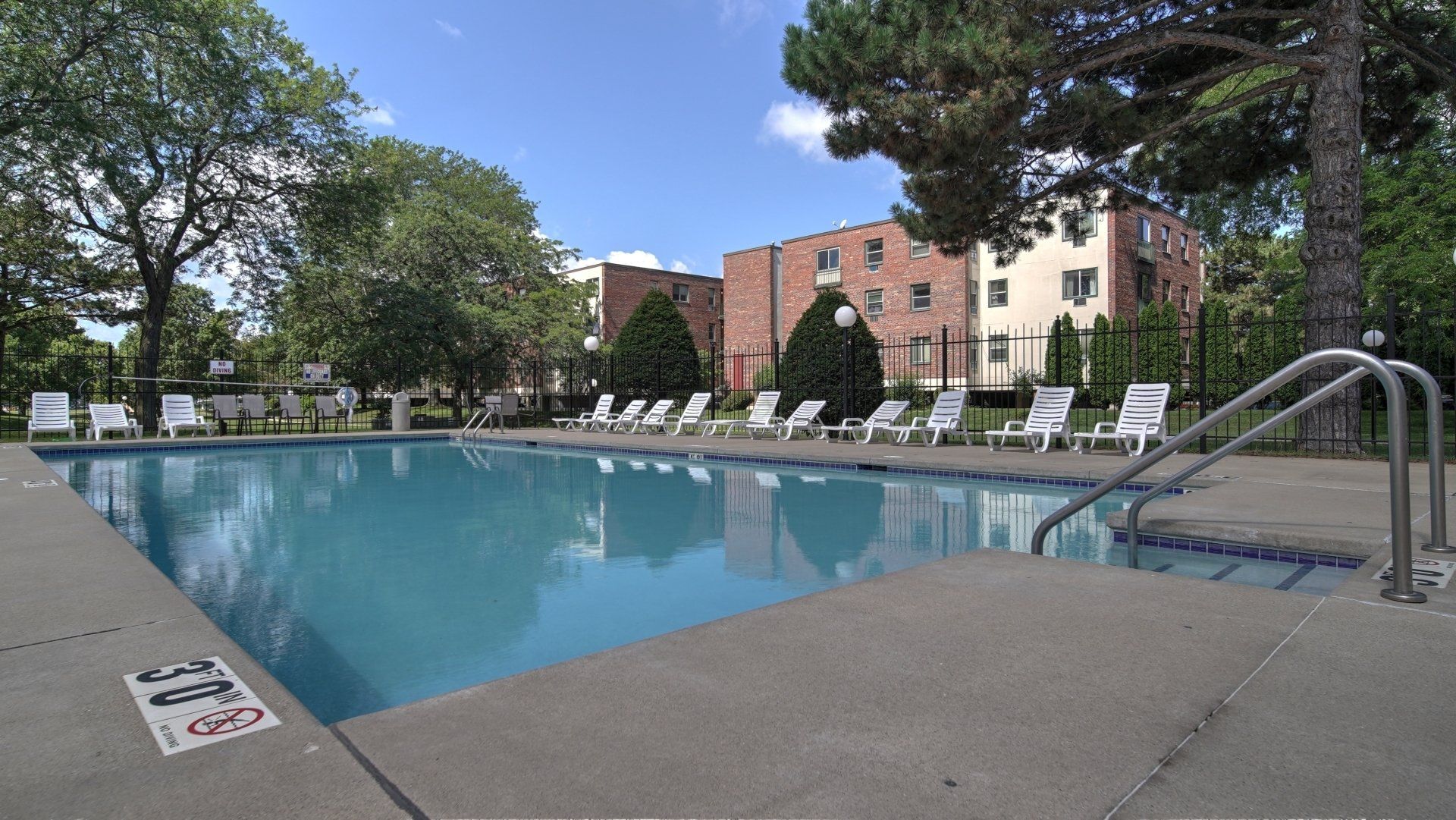 746 West Main Street - Parkview Apartments