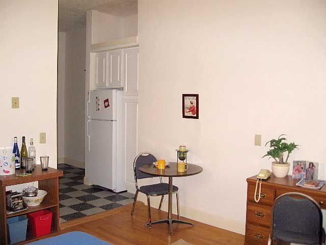 Apartment #17 - Efficiency - 1 Bathroom