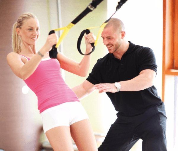 Allenamento bruciagrassi con TRX