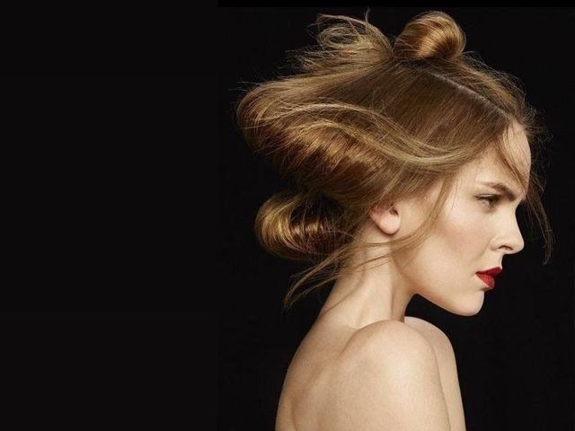 Acconciatura alla moda