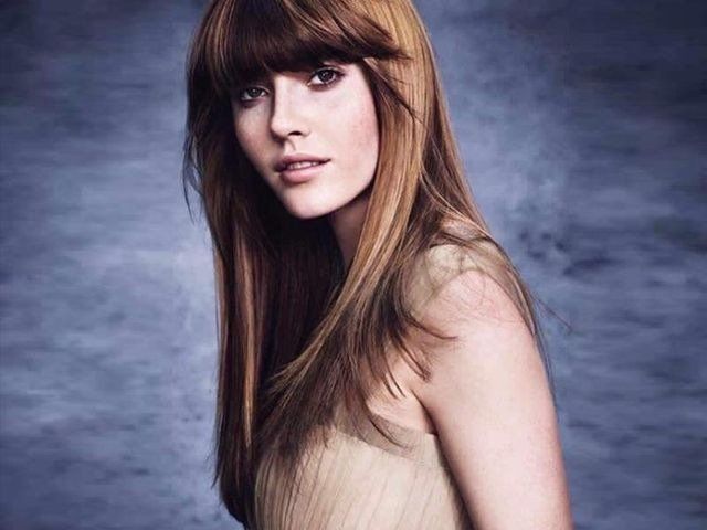 Capelli lisci con frangia