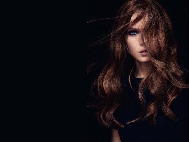 Capelli lunghi mossi