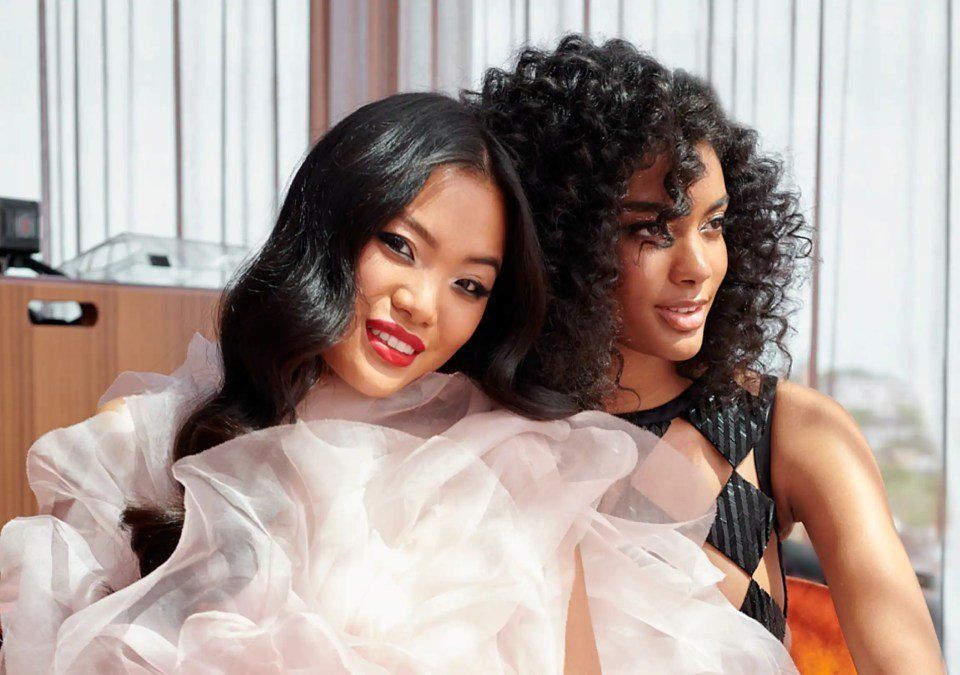 Acconciatura liscia e riccia